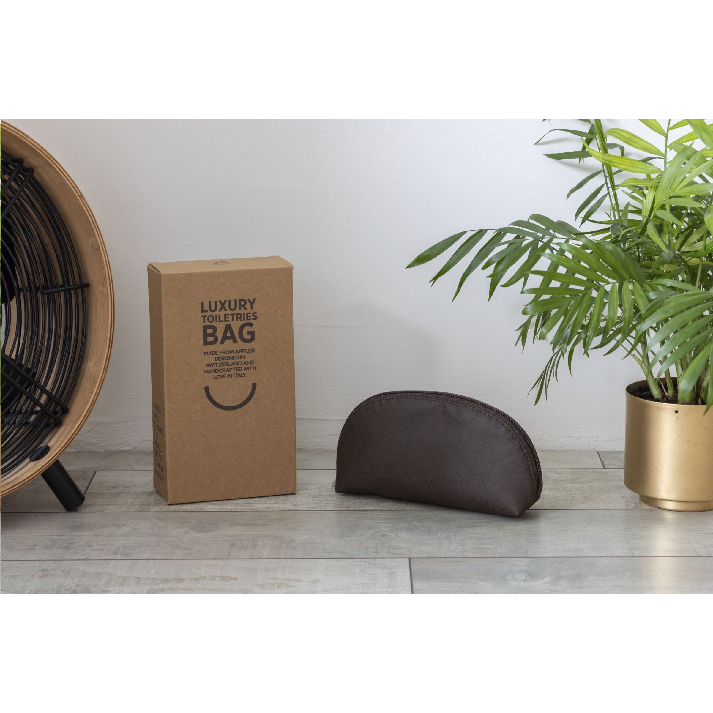 Apple Leather Toiletry Bag toilettas