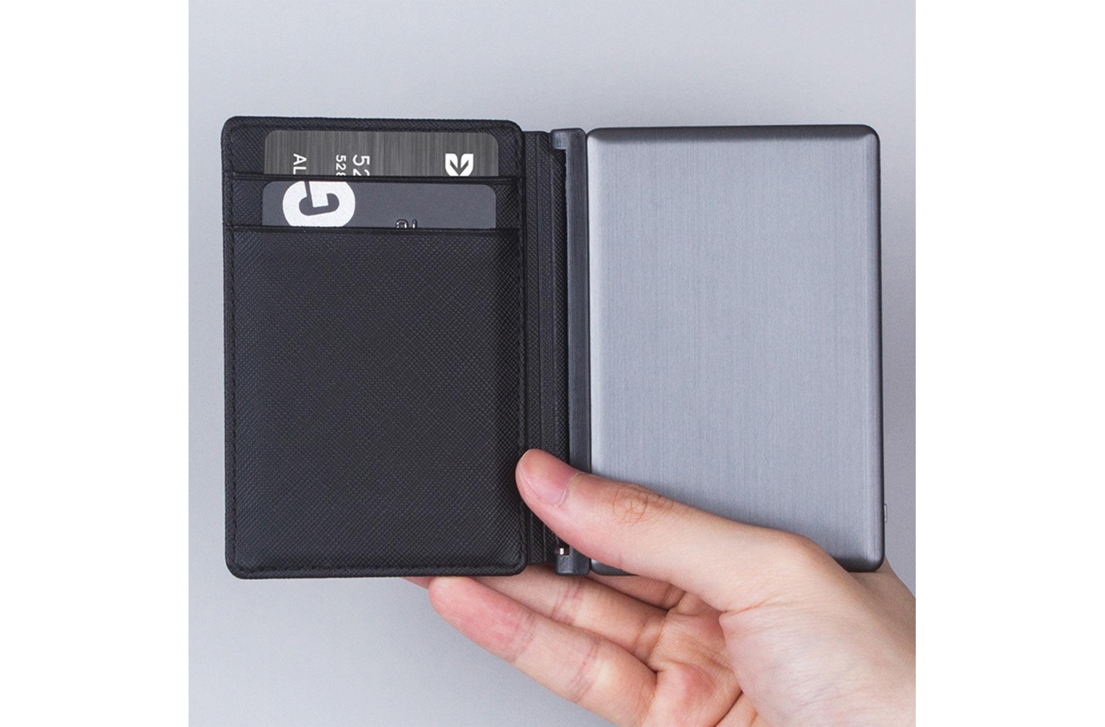 3178 | Xoopar Iné Lite Wallet & Powerbank Vegan Leather
